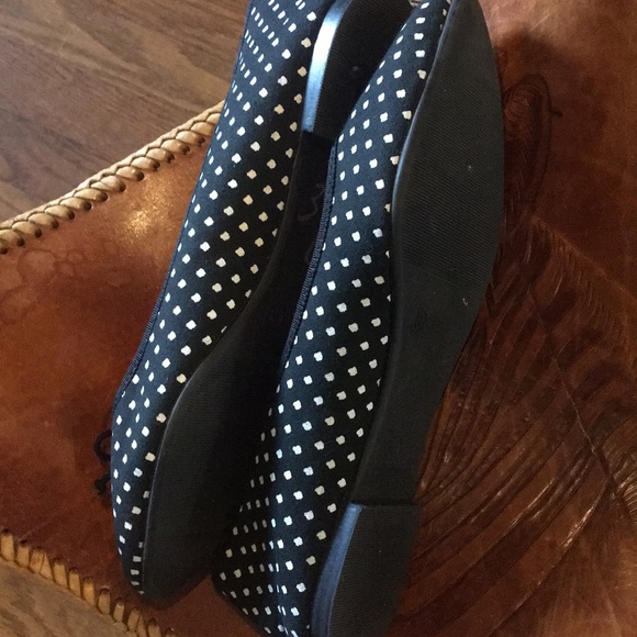 Gap black with white polka dots-  flats size 8 - Picture 4 of 5